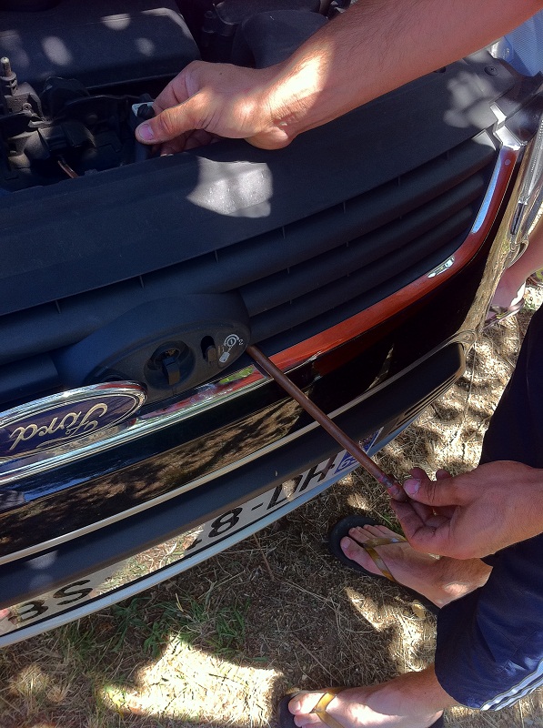 Forum Ford Kuga • Afficher le sujet - Ouverture capot moteur qui ne s'ouvre  plus !