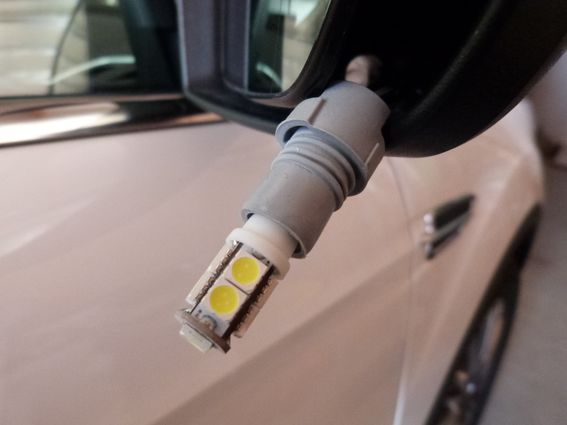 Forum Ford Kuga • Afficher le sujet - Tuto changement ou remplacement  ampoule de rétro